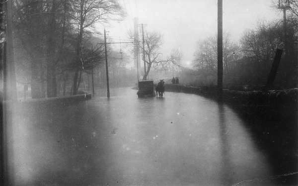 Stubbins Lane in floods 1928-9.
17-Buildings and the Urban Environment-05-Street Scenes-027-Stubbins Lane and Stubbins area
Keywords: 1945