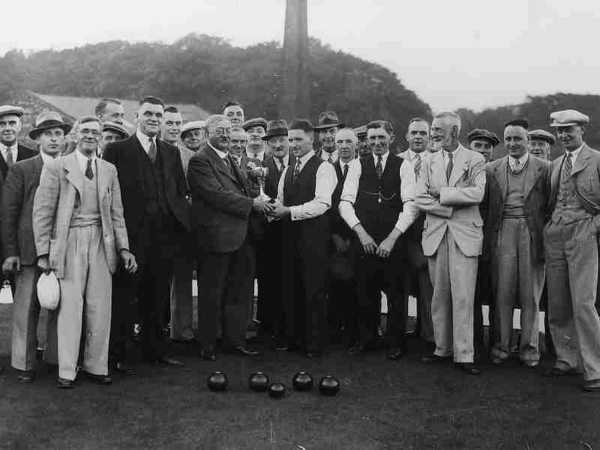 Rose and Crown pub bowling teams 1920's  , Carr Street
14-Leisure-05-Pubs-036-Rose and Crown
Keywords: 1945