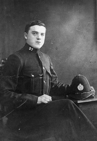 Before 1918  Fred Whiteside, 1st police constable in Nuttall,Cousin of Tom Oldfield (lived at Bass House).Killed WWl
06-Religion-03-Churches Together-001-Whit Walks
Keywords: 1945