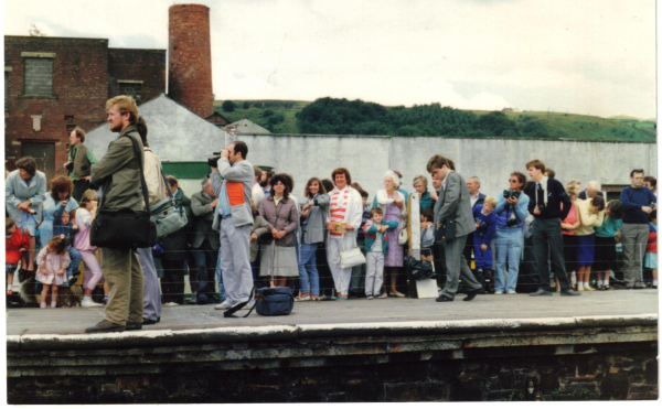 Waiting for the first steam trin 
14-Leisure-04-Events-007-Return of Steam 1987
Keywords: 1987