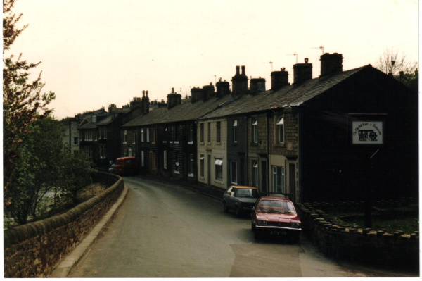 Springwood St from Carr Bank approach 
17-Buildings and the Urban Environment-05-Street Scenes-006-Carr Street and Tanners area
Keywords: 1987