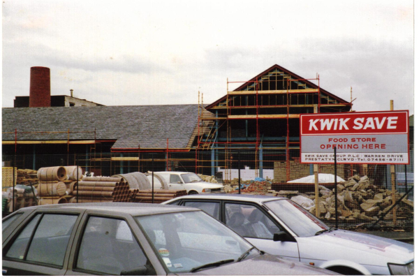 Kwik Save being built , became Tesco
03-Shops, Restaurants and Hotels-02-Individual shops-001-Supermarkets
Keywords: 1988