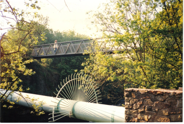 The bridge at Gollinrod 
17-Buildings and the Urban Environment-05-Street Scenes-019-Nuttall area
Keywords: 1988