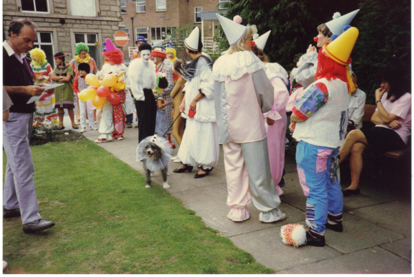 Judging the shopkeepers circus fancy dress competition 
17-Buildings and the Urban Environment-05-Street Scenes-017-Market Place
Keywords: 1989