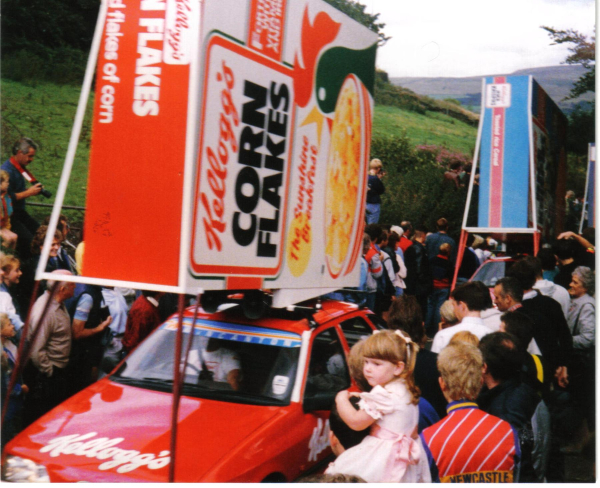 Cycle race up the Rake  - Kellogg's pace car
14-Leisure-02-Sport and Games-007-Cycling and Cycle Races
Keywords: 1989