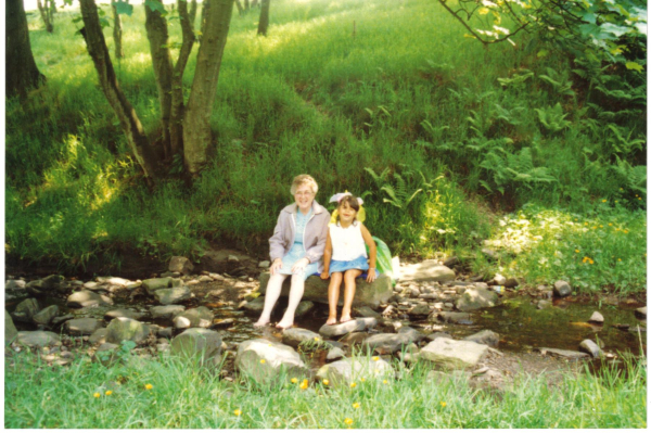 Woodland Grove , Stubbins
17-Buildings and the Urban Environment-05-Street Scenes-027-Stubbins Lane and Stubbins area
Keywords: 1989