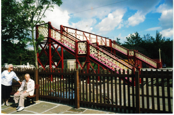 Railway foot crossing at Ramsbottom station
16-Transport-03-Trains and Railways-000-General

Keywords: 1990