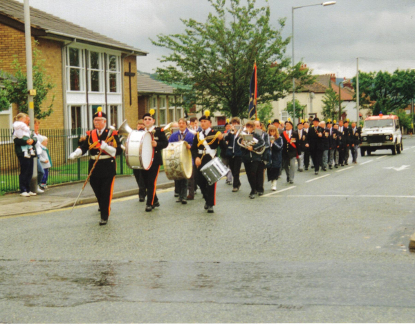 British Legion parading on Nuttall Lane by St Andrew's school
17-Buildings and the Urban Environment-05-Street Scenes-019-Nuttall area

Keywords: 1990