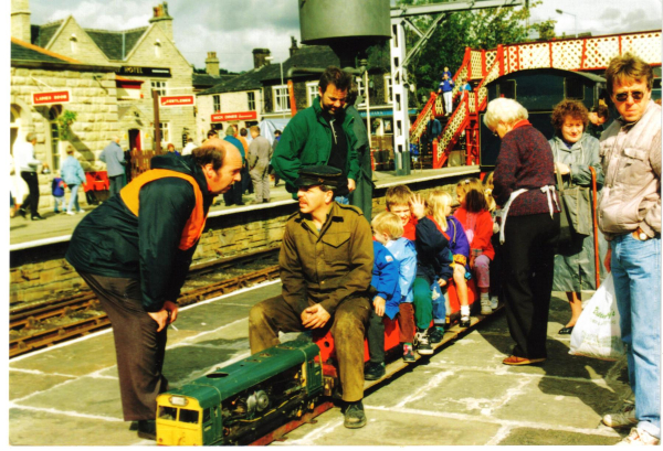 A minature train on Ramsbottom station platform 
16-Transport-03-Trains and Railways-000-General

Keywords: 1990