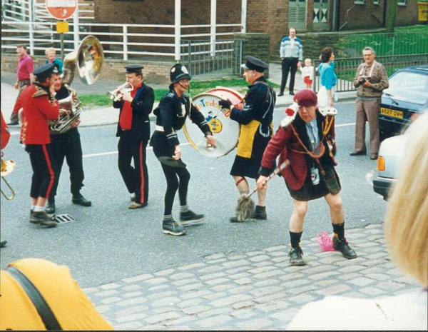 Spring Bank Weekend on Carr Street
17-Buildings and the Urban Environment-05-Street Scenes-006-Carr Street and Tanners area
Keywords: 1992