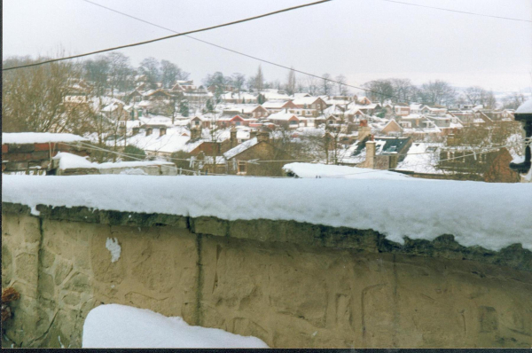 Snow came to Carr Bank Estate 
17-Buildings and the Urban Environment-05-Street Scenes-006-Carr Street and Tanners area
Keywords: 1991