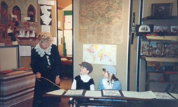 School Visit to R.H.S Heritage Centre
01-Ramsbottom Heritage Society-01-RHS Activities-017-Heritage Centre
Keywords: 1992