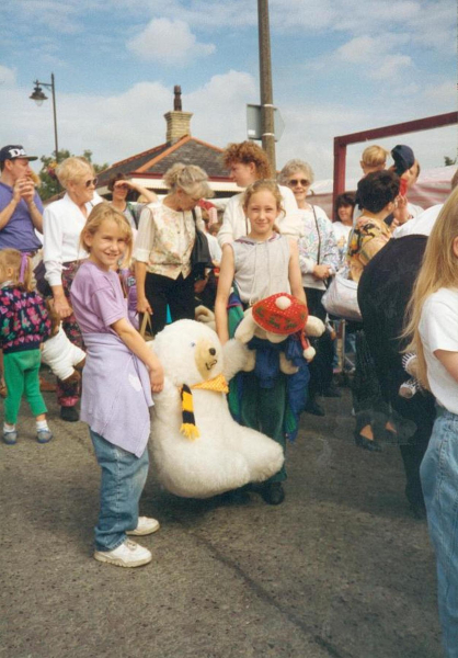Teddy Bear's picnic on Railway Street
14-Leisure-04-Events-010-Railway 
Keywords: 1993