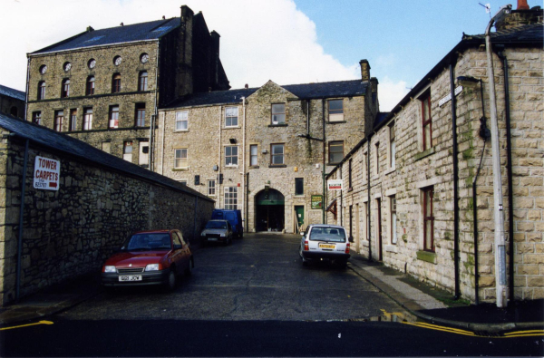 Old Ground St off Square Street
17-Buildings and the Urban Environment-05-Street Scenes-026-Square Street area
Keywords: 1994