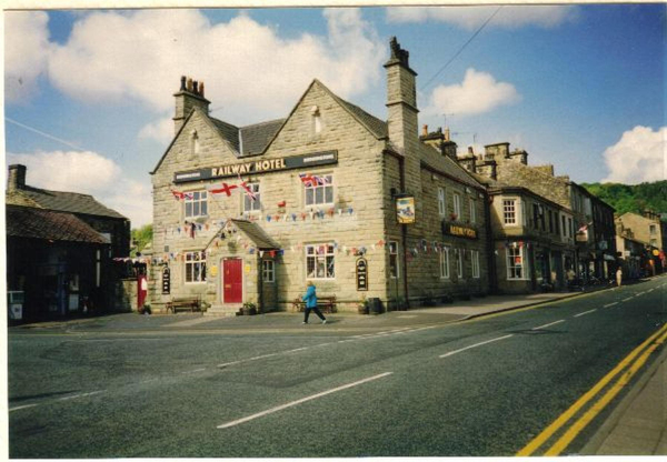Railway Hotel decorated for 50th Anniversary of V.E day 
14-Leisure-05-Pubs-024-Railway
Keywords: 1995