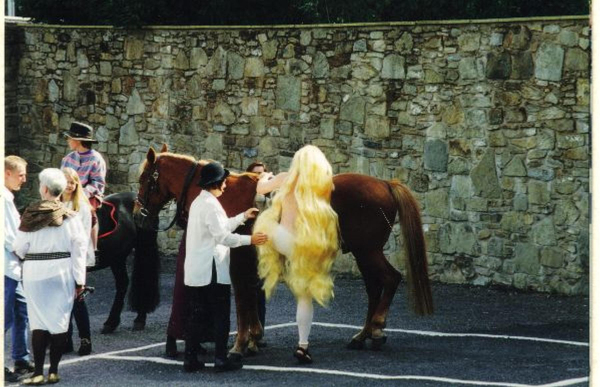 Godiva mounts her stallion 
09-People and Family-02-People-000-General
Keywords: 1995