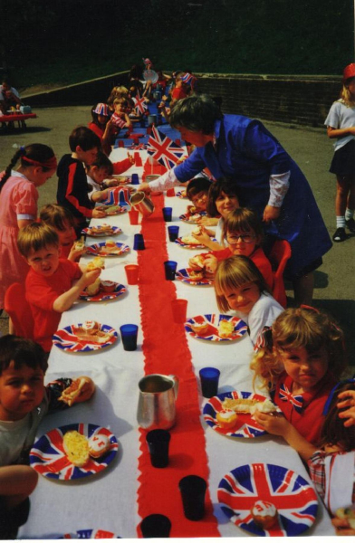 Holcombe Emmanuel School commemorating 50 years since VE day
05-Education-01-Primary Schools-001-Emanuel Holcombe Church of England Primary School
Keywords: 1995