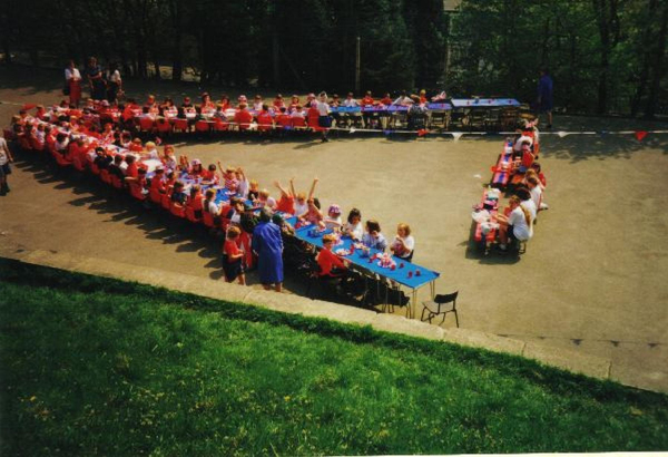 Holcombe Emmanuel School commemorating 50 years since VE day
05-Education-01-Primary Schools-001-Emanuel Holcombe Church of England Primary School
Keywords: 1995