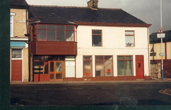 Evangelical Church, Bridge Street
17-Buildings and the Urban Environment-05-Street Scenes-003-Bridge Street
Keywords: 1996