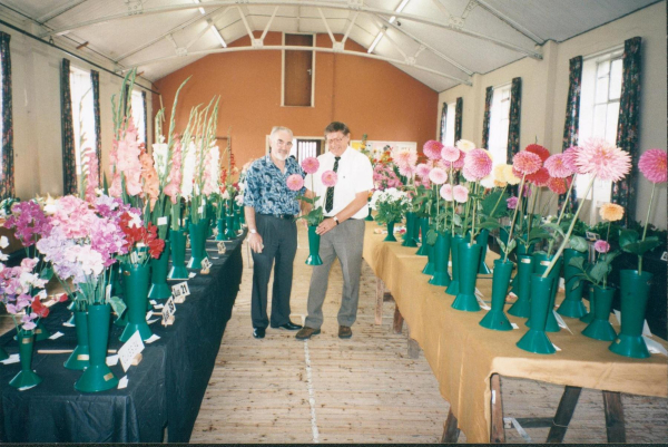 Horticultural show  - Edenfield
17-Buildings and the Urban Environment-05-Street Scenes-011-Edenfield
Keywords: 1996