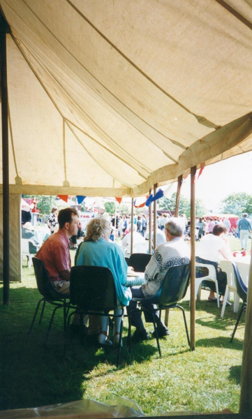 Edenfield Gala - strawberry tea
14-Leisure-04-Events-000-General
Keywords: 1996