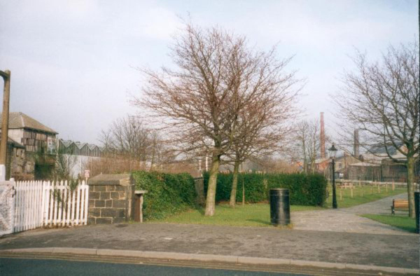 Bridge Street Riverside
17-Buildings and the Urban Environment-05-Street Scenes-003-Bridge Street
Keywords: 1996