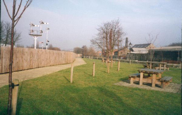 Bridge Street Riverside - Picnic Area
17-Buildings and the Urban Environment-05-Street Scenes-003-Bridge Street
Keywords: 1996