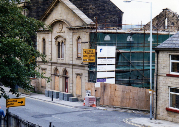 Converting the old Baptist Church into flats on Bolton Street
17-Buildings and the Urban Environment-05-Street Scenes-031 Bolton Street
Keywords: 1997