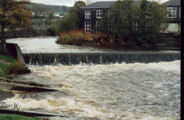 River Irwell by the Wharf
17-Buildings and the Urban Environment-05-Street Scenes-021-Peel Brow area
Keywords: 1998