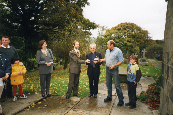Rededication of Edenfield Parish Church Clock
06-Religion-01-Church Buildings-004-Church of England -  Edenfield Parish Church
Keywords: 1999