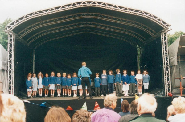 Millennium Festival - St Paul's
01-Ramsbottom Heritage Society-01-RHS Activities-016 Millennium Festival
Keywords: 2000