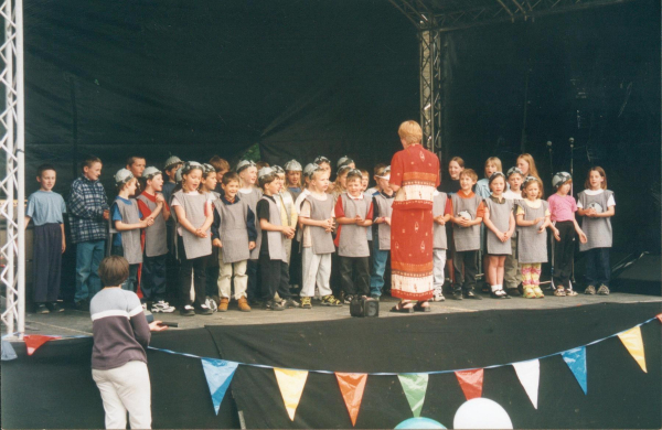 Millennium Festival - St Andrew's
01-Ramsbottom Heritage Society-01-RHS Activities-016 Millennium Festival
Keywords: 2000