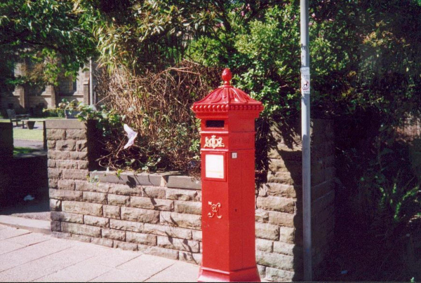 New post box in Bridge Street
17-Buildings and the Urban Environment-05-Street Scenes-003-Bridge Street
Keywords: 2000