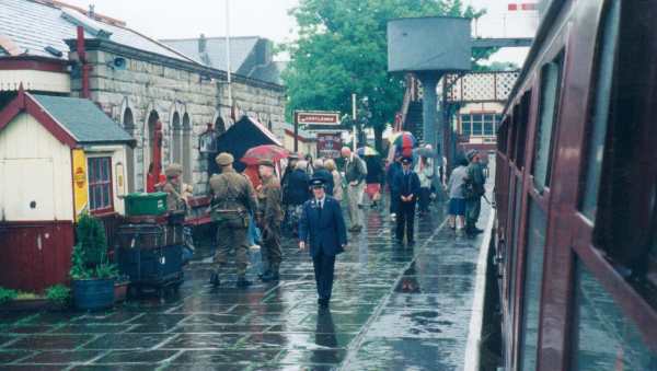 World War Two weekend
14-Leisure-04-Events-003-1940s weekends
Keywords: 2001