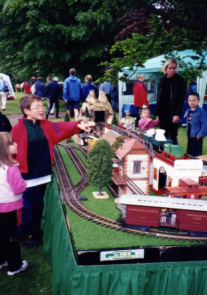 Country Show - Nuttall Park 3rd June 2002
14-Leisure-04-Events-001-Nuttall Park Events
Keywords: 2002