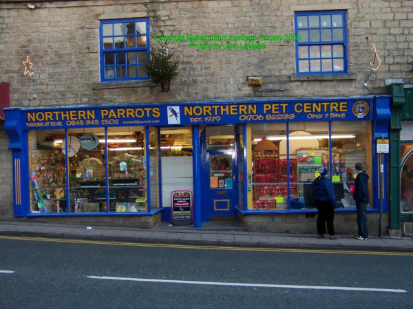 New look for the pet shop  - Bridge Street
17-Buildings and the Urban Environment-05-Street Scenes-003-Bridge Street
Keywords: 2003