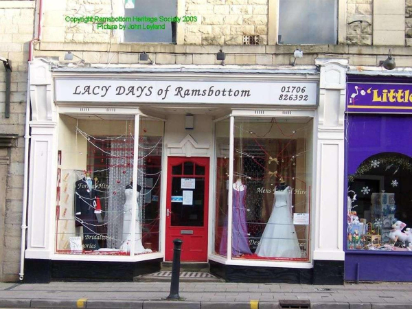 5 adjacent shops on Bolton Street - Lacy Days
17-Buildings and the Urban Environment-05-Street Scenes-031 Bolton Street
Keywords: 2003