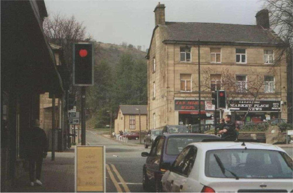 Truck Trap - traffice lights Market Place
17-Buildings and the Urban Environment-05-Street Scenes-017-Market Place
Keywords: 2003