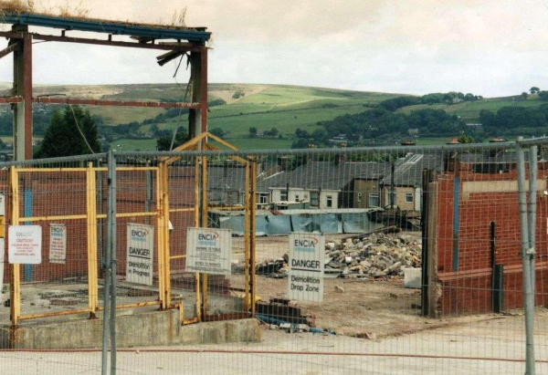 FD Sims wireworks before demolition 
02-Industry-05-Miscellaneous Industry-008-F D Sims Limited, Hazelhurst Works, Ramsbottom
Keywords: 2005