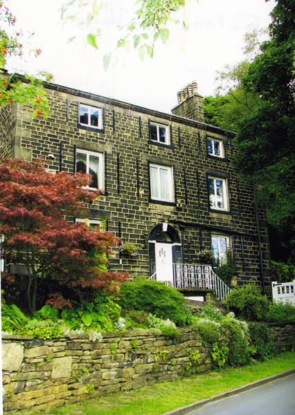 The Manor House, Cross Lane, Holcombe 
17-Buildings and the Urban Environment-05-Street Scenes-014-Holcombe Village

Keywords: 2006
