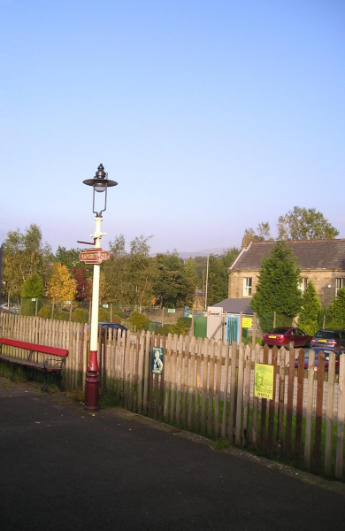 Ramsbottom Station 
17-Buildings and the Urban Environment-05-Street Scenes-022-Railway Street

Keywords: 2006