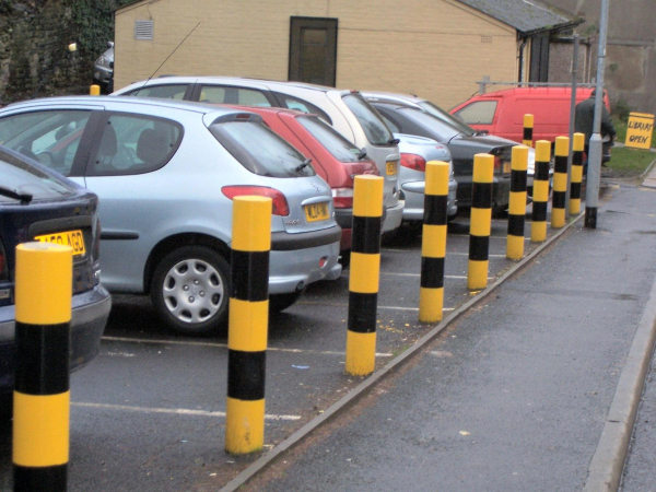 Street Scenes, Bollards at the car park on Carr Street
17-Buildings and the Urban Environment-05-Street Scenes-006-Carr Street and Tanners area
Keywords: 2006