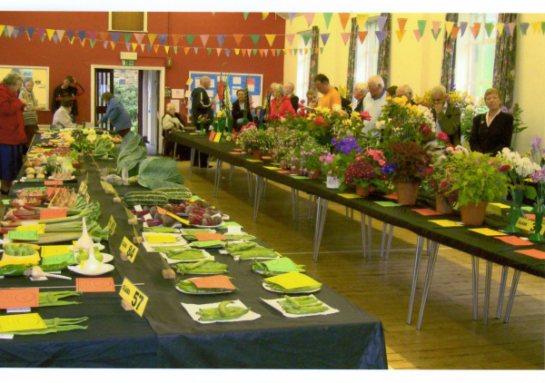 Edenfield Horicultural Show
14-Leisure-04-Events-000-General
Keywords: 2008