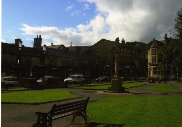 St Paul's gardens
06-Religion-01-Church Buildings-001-Church of England  - St. Paul, Bridge Street, Ramsbottom
Keywords: 2008
