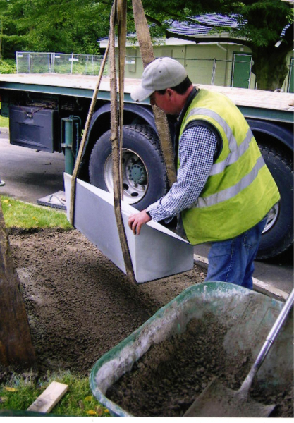 Men at work erecting the stone in Nuttall Park
14-Leisure-01-Parks and Gardens-001-Nuttall Park General
Keywords: 2008