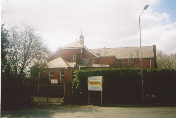 Ramsbottom Cottage Hospital
17-Buildings and the Urban Environment-05-Street Scenes-019-Nuttall area
Keywords: 2012