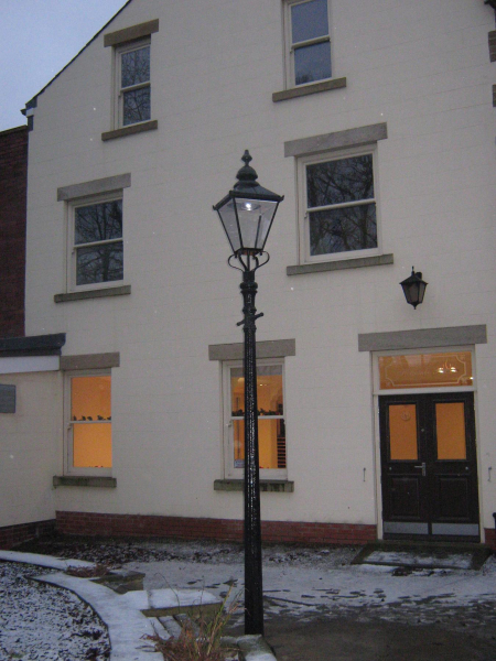 Reinstating Civic Hall lamppost 
07-Government and Politics-02-Government and Public Buildings-001-Civic Hall
Keywords: 2012