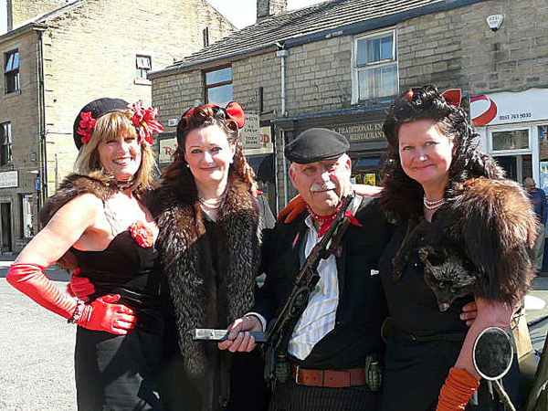 RAMSBOTTOM WORLD WAR 2 WEEKEND MAY BANK HOLIDAY
14-Leisure-04-Events-003-1940s weekends
Keywords: 2013