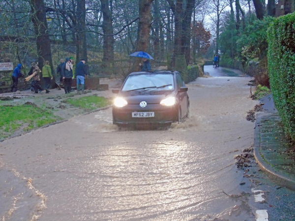 Flooding from Springwood Lodge
17-Buildings and the Urban Environment-05-Street Scenes-019-Nuttall area
Keywords: 2015