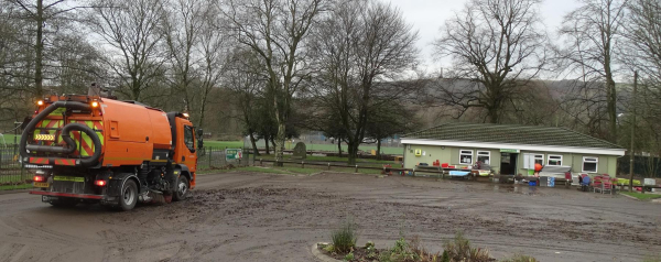 Cleaning up Nuttall Park Base after the Boxing Day floods
14-Leisure-01-Parks and Gardens-001-Nuttall Park General
Keywords: 2015